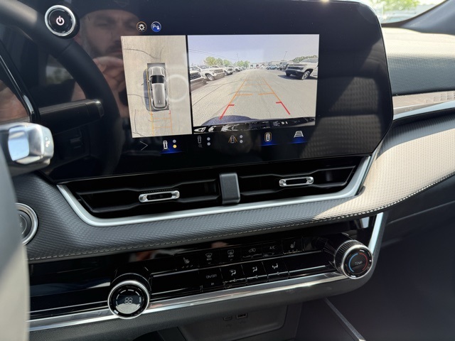 2026 Chevrolet Equinox AWD LT Image 19 of 31