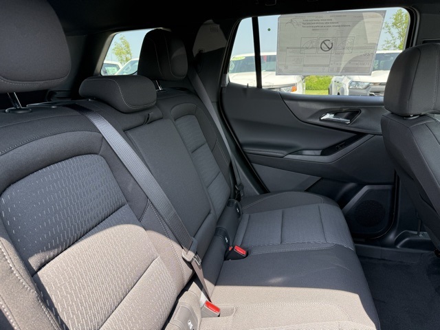 2026 Chevrolet Equinox AWD LT Image 13 of 31