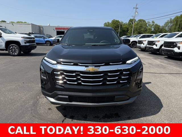 2026 Chevrolet Equinox AWD LT Image 2 of 31