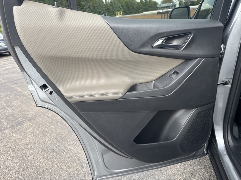 2026 Chevrolet Equinox AWD LT Image 27 of 49