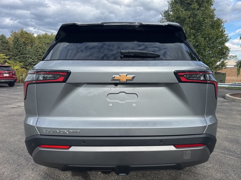 2026 Chevrolet Equinox AWD LT Image 8 of 49