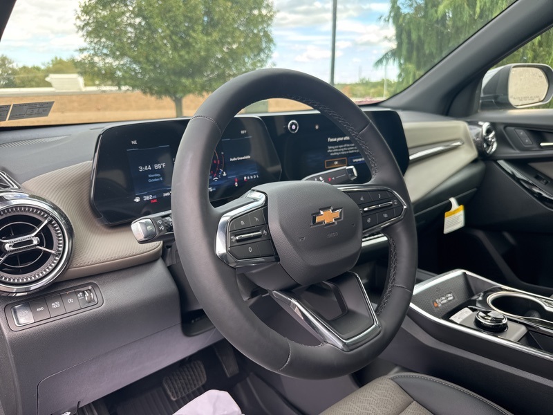 2026 Chevrolet Equinox AWD LT Image 18 of 49