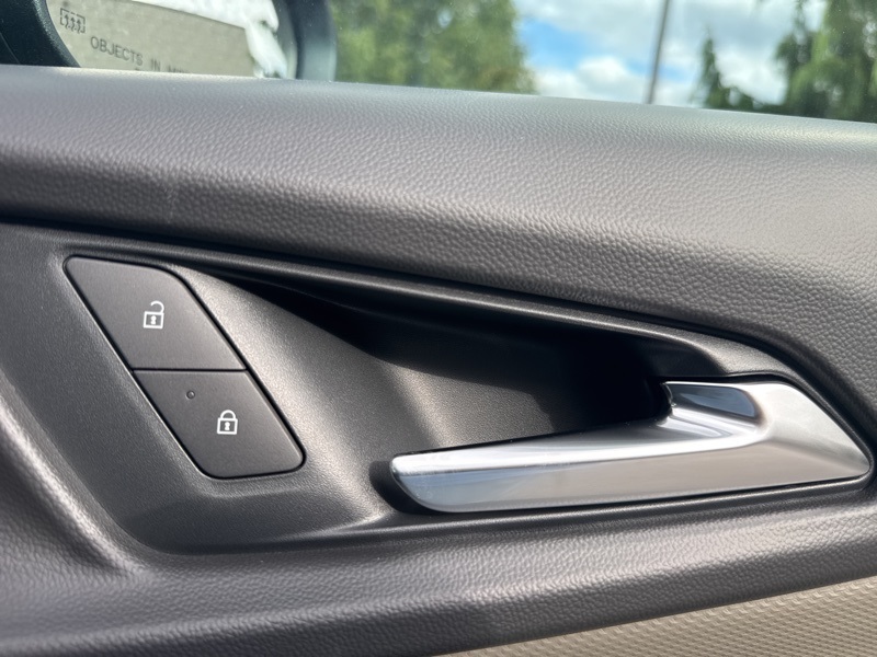 2026 Chevrolet Equinox AWD LT Image 31 of 49