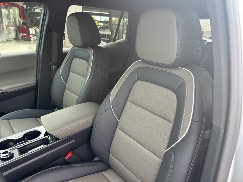 2026 Chevrolet Equinox AWD LT Image 11 of 49