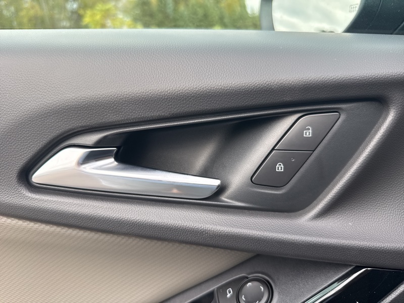 2026 Chevrolet Equinox AWD LT Image 30 of 49