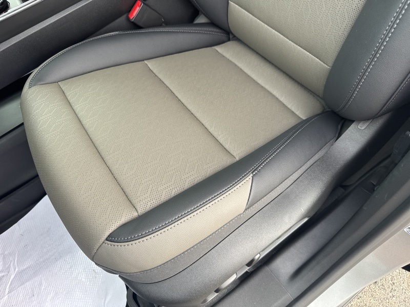 2026 Chevrolet Equinox AWD LT Image 16 of 49