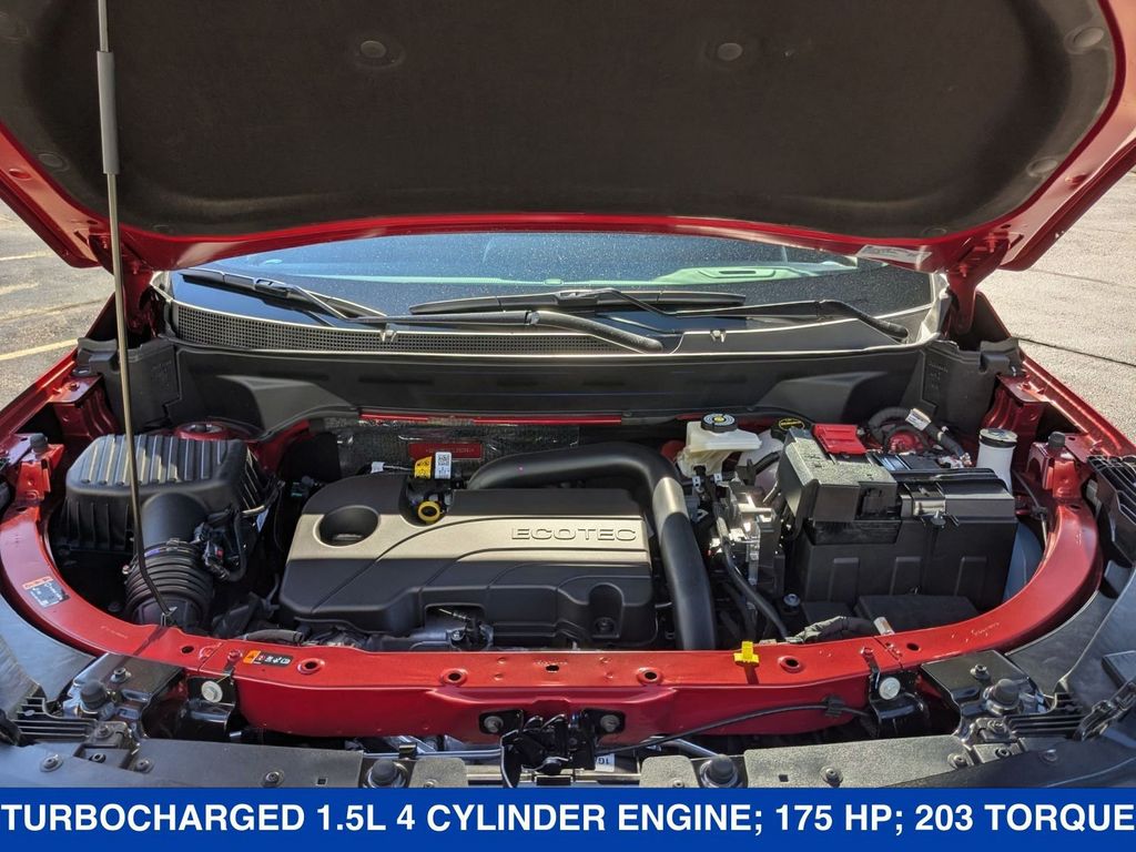 2026 Chevrolet Equinox AWD LT Image 8 of 35