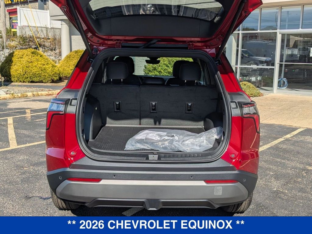 2026 Chevrolet Equinox AWD LT Image 10 of 35