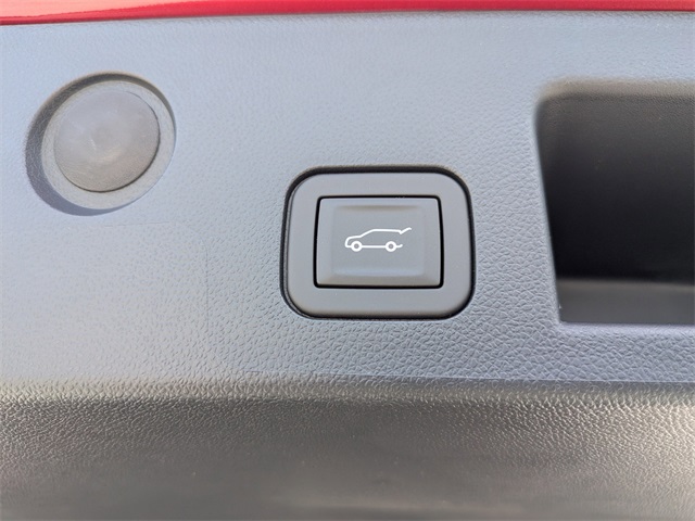 Vehicle image 28 of 33