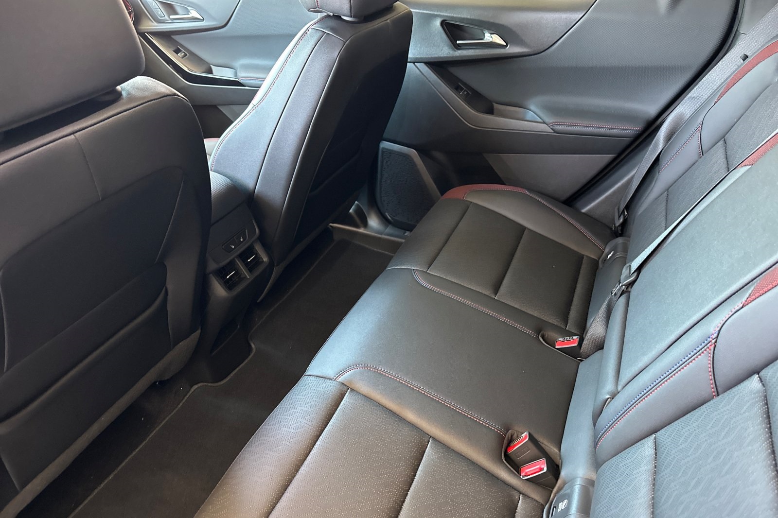 2026 Chevrolet Equinox FWD RS Image 12 of 29