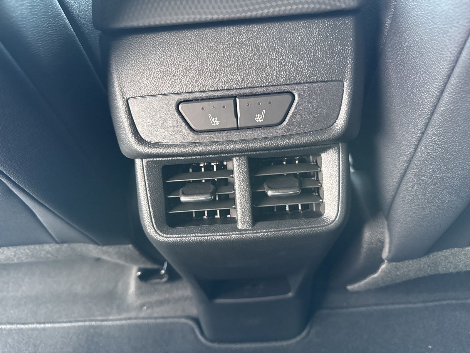 2026 Chevrolet Equinox AWD RS Image 27 of 39