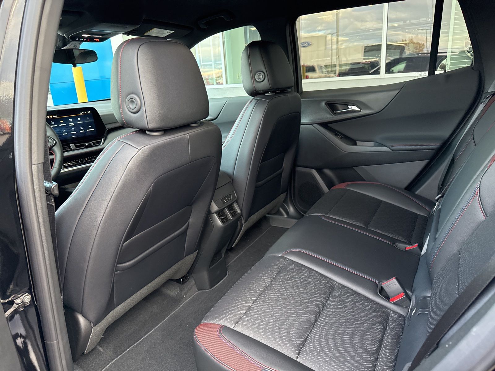 2026 Chevrolet Equinox AWD RS Image 11 of 39