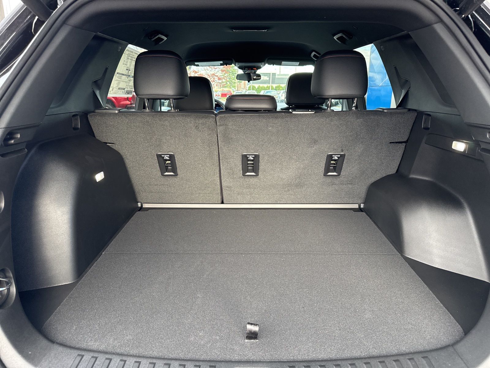 2026 Chevrolet Equinox AWD RS Image 8 of 39