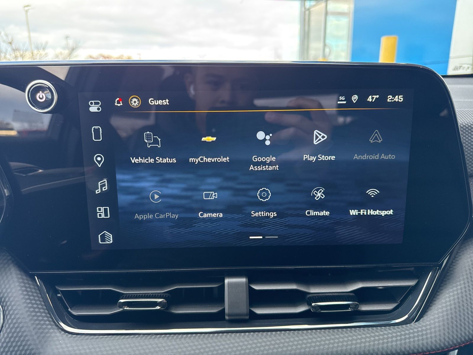 2026 Chevrolet Equinox AWD RS Image 19 of 39