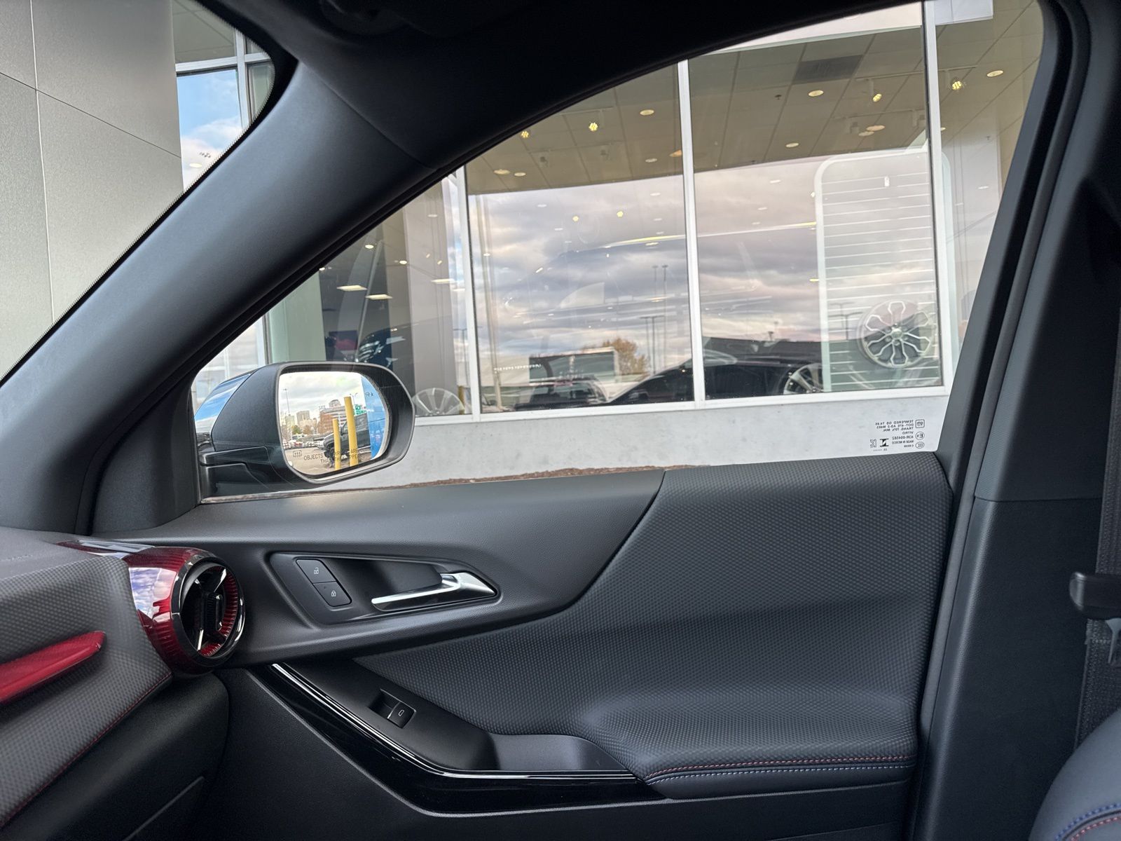 2026 Chevrolet Equinox AWD RS Image 14 of 39