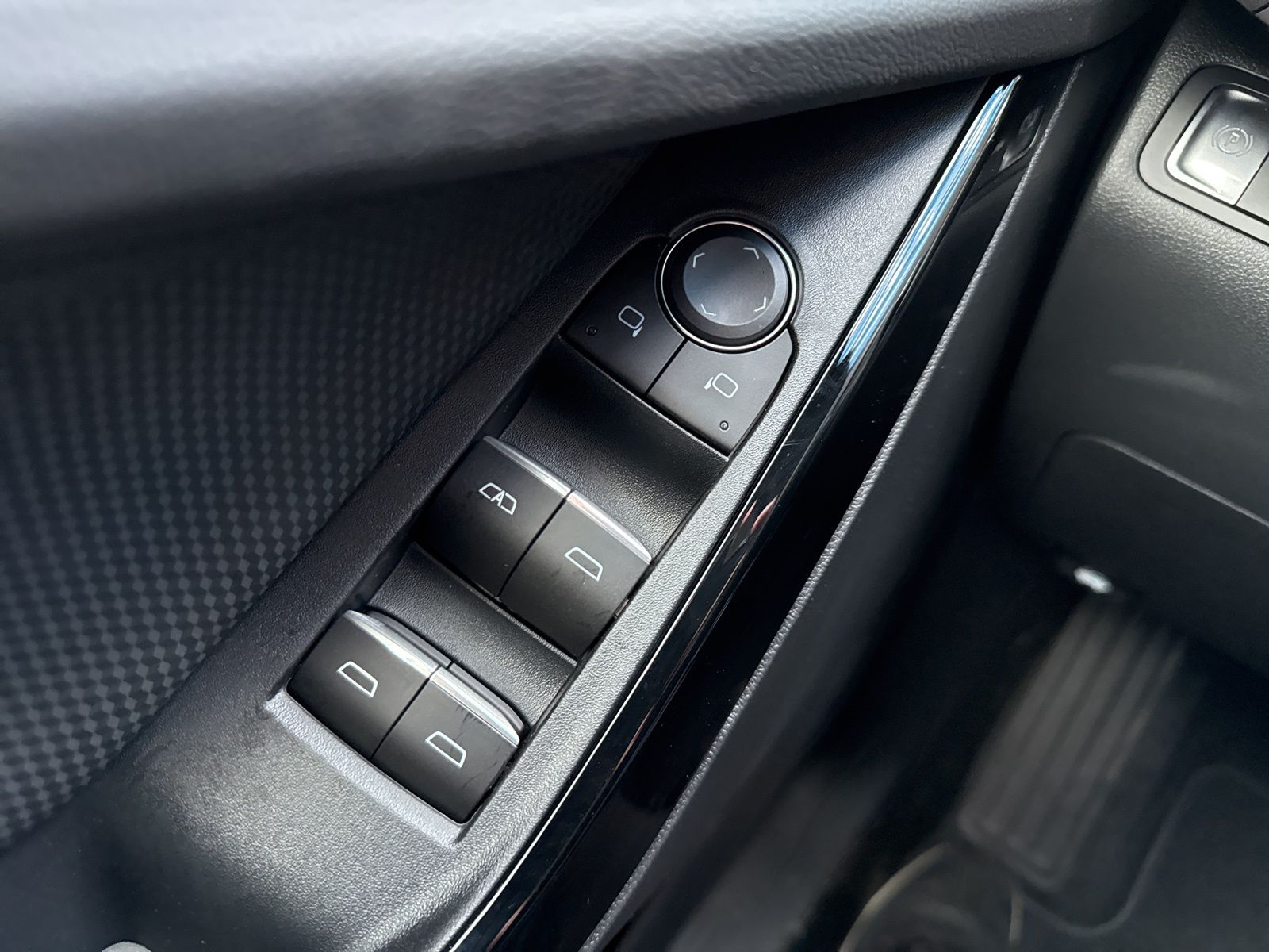 2026 Chevrolet Equinox AWD RS Image 39 of 39