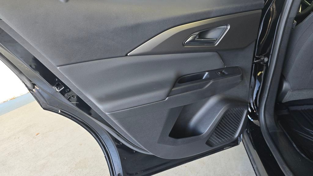 2026 Chevrolet Equinox EV LT1 w/PCY Image 22 of 30