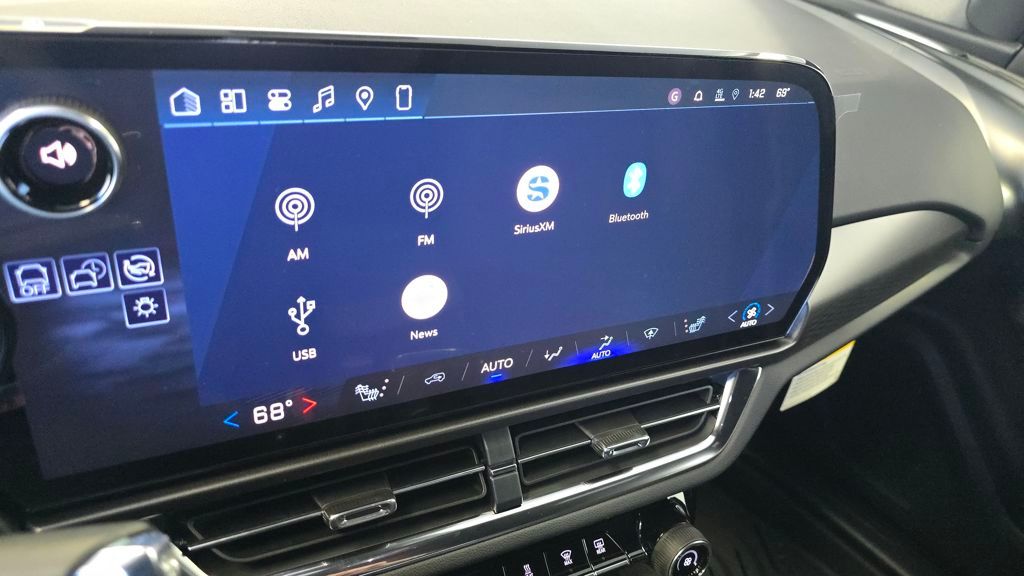 2026 Chevrolet Equinox EV LT1 w/PCY Image 19 of 30