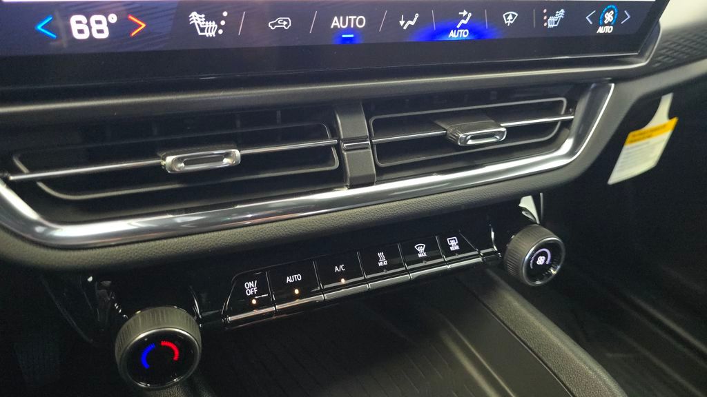 2026 Chevrolet Equinox EV LT1 w/PCY Image 26 of 30