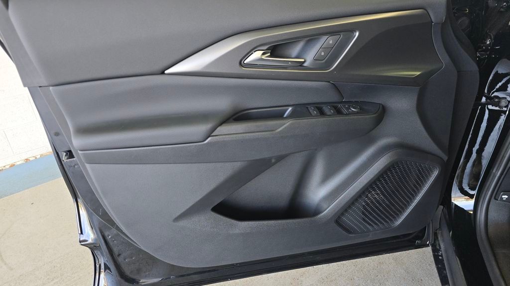 2026 Chevrolet Equinox EV LT1 w/PCY Image 21 of 30