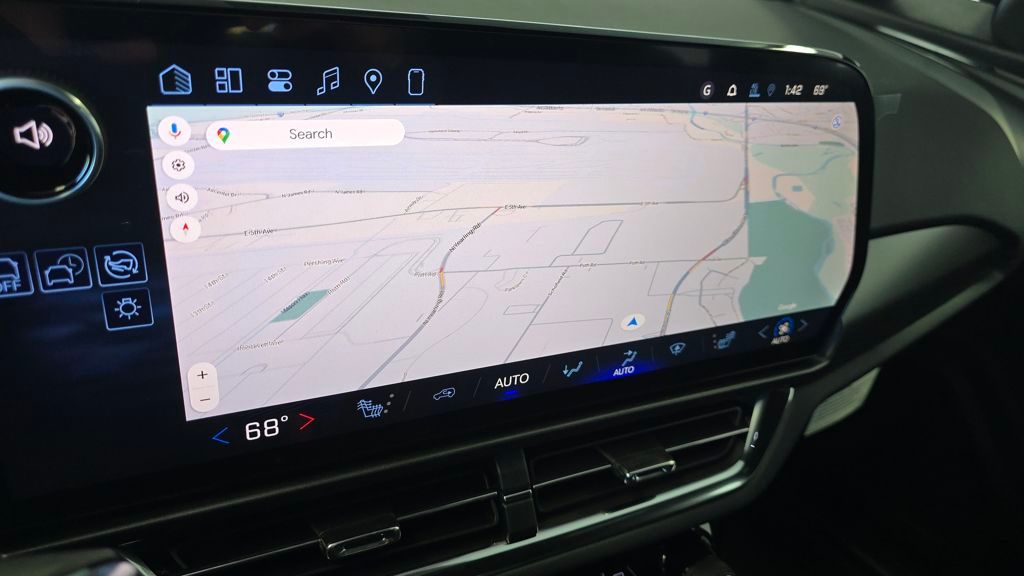 2026 Chevrolet Equinox EV LT1 w/PCY Image 18 of 30