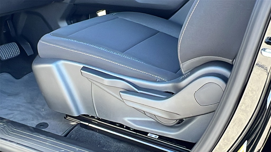 2026 Chevrolet Equinox EV LT1 w/PCY Image 11 of 31