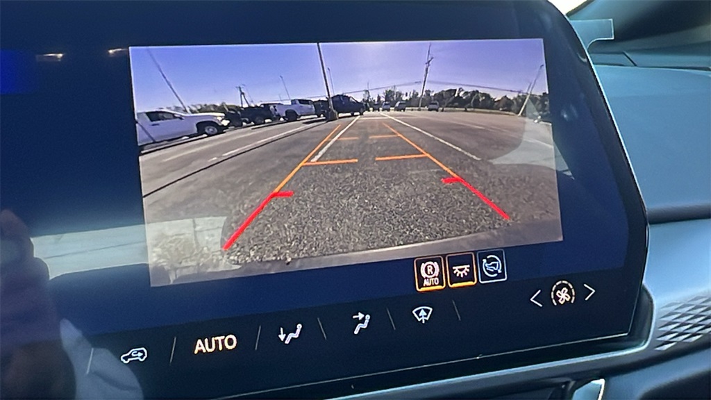 2026 Chevrolet Equinox EV LT1 w/PCY Image 18 of 31