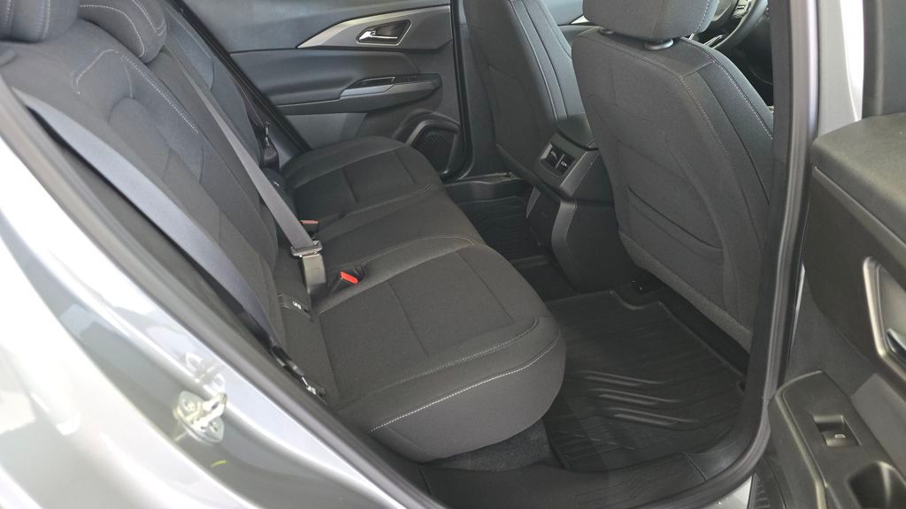 2026 Chevrolet Equinox EV LT1 w/PCY Image 10 of 29