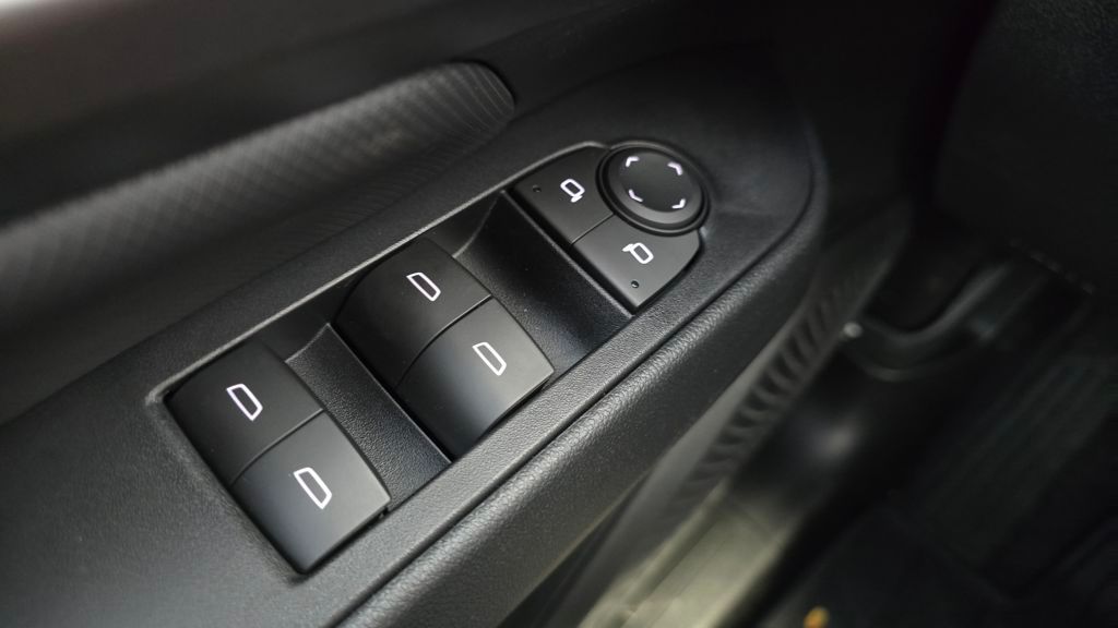 2026 Chevrolet Equinox EV LT1 w/PCY Image 25 of 29