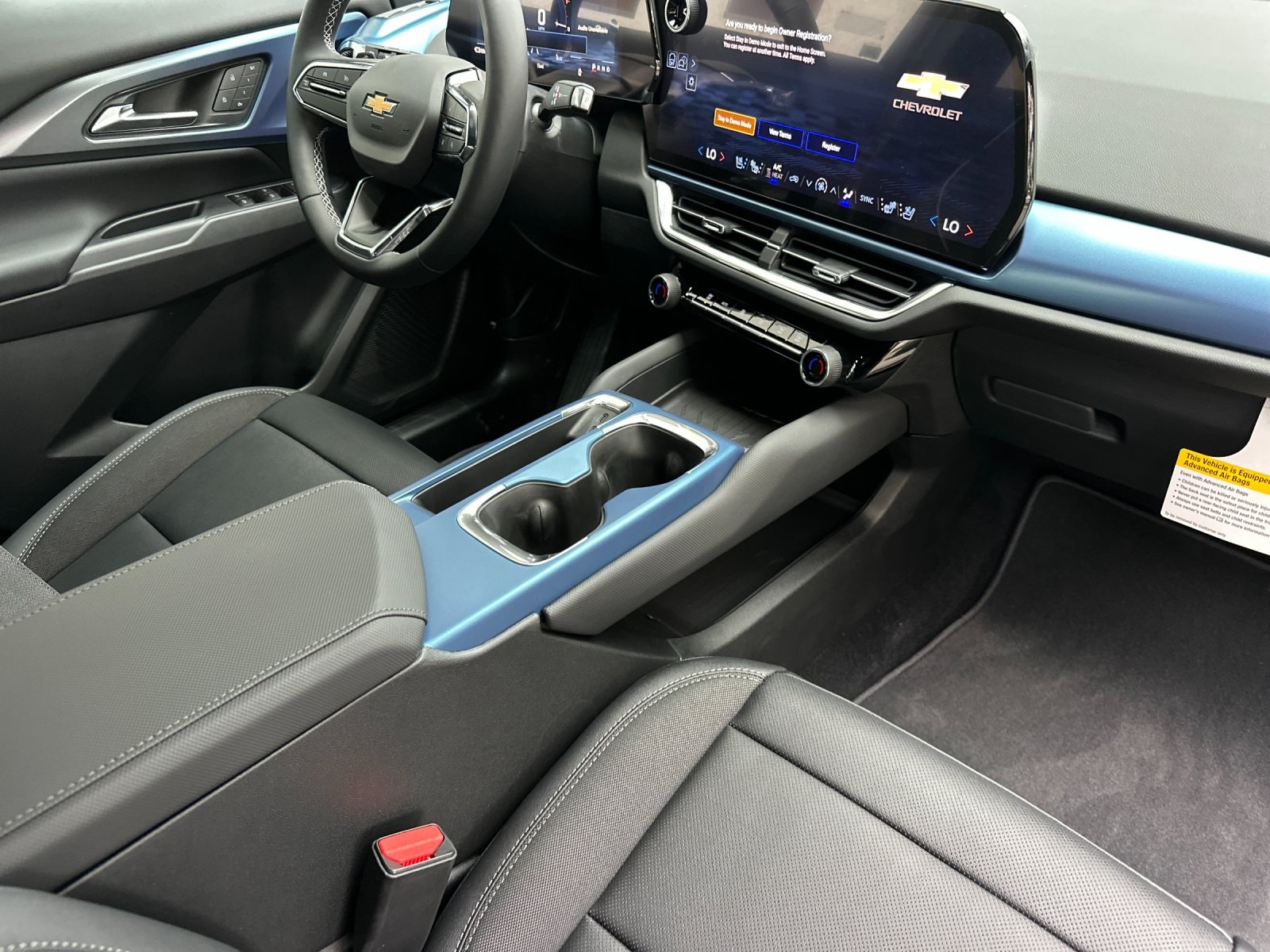 2026 Chevrolet Equinox EV LT2 w/PDE Image 17 of 34