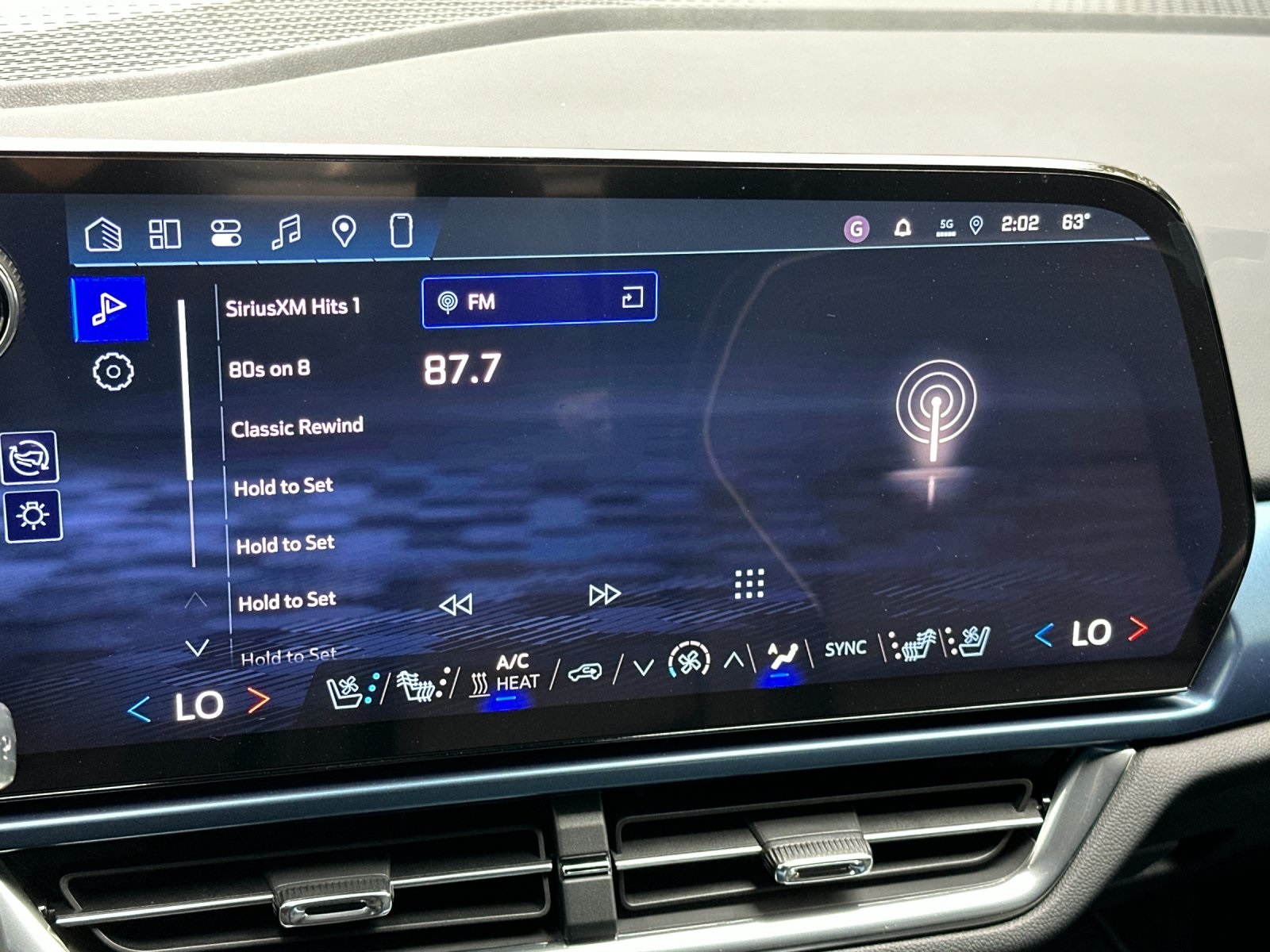 2026 Chevrolet Equinox EV LT2 w/PDE Image 19 of 34