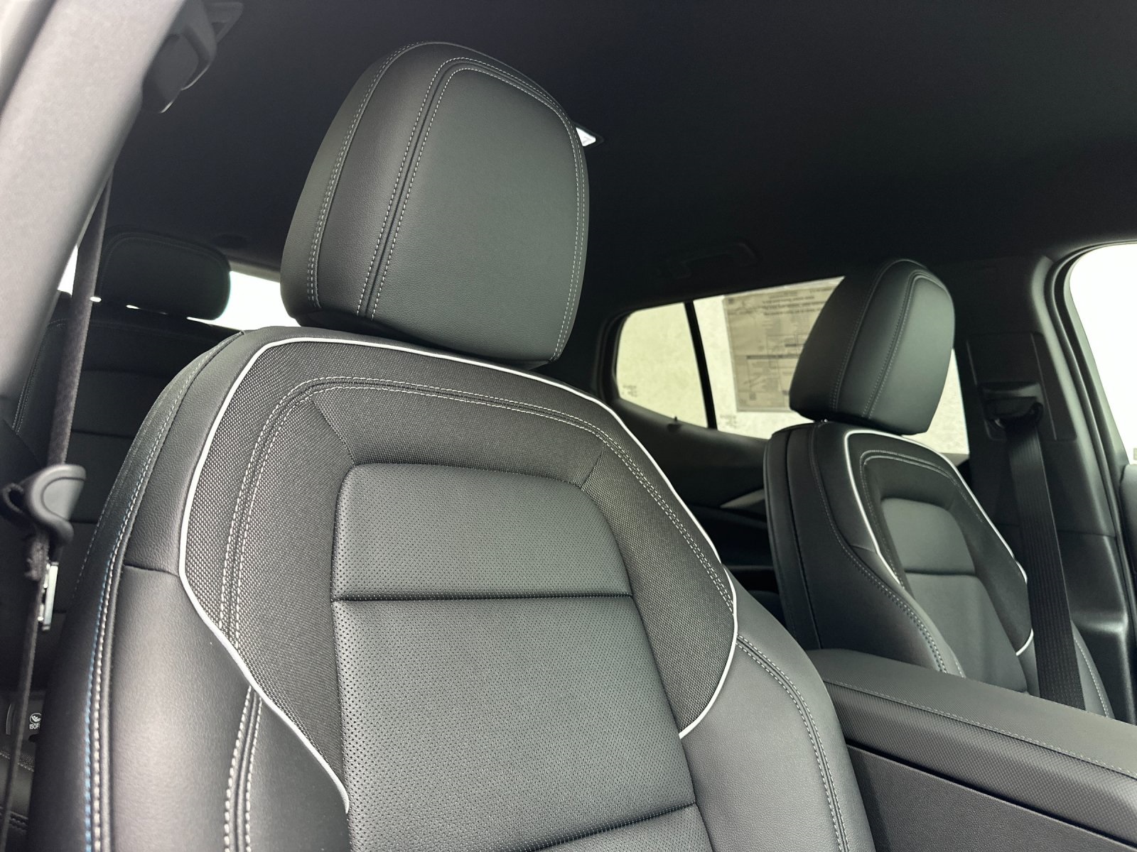 2026 Chevrolet Equinox EV LT2 w/PDE Image 12 of 34