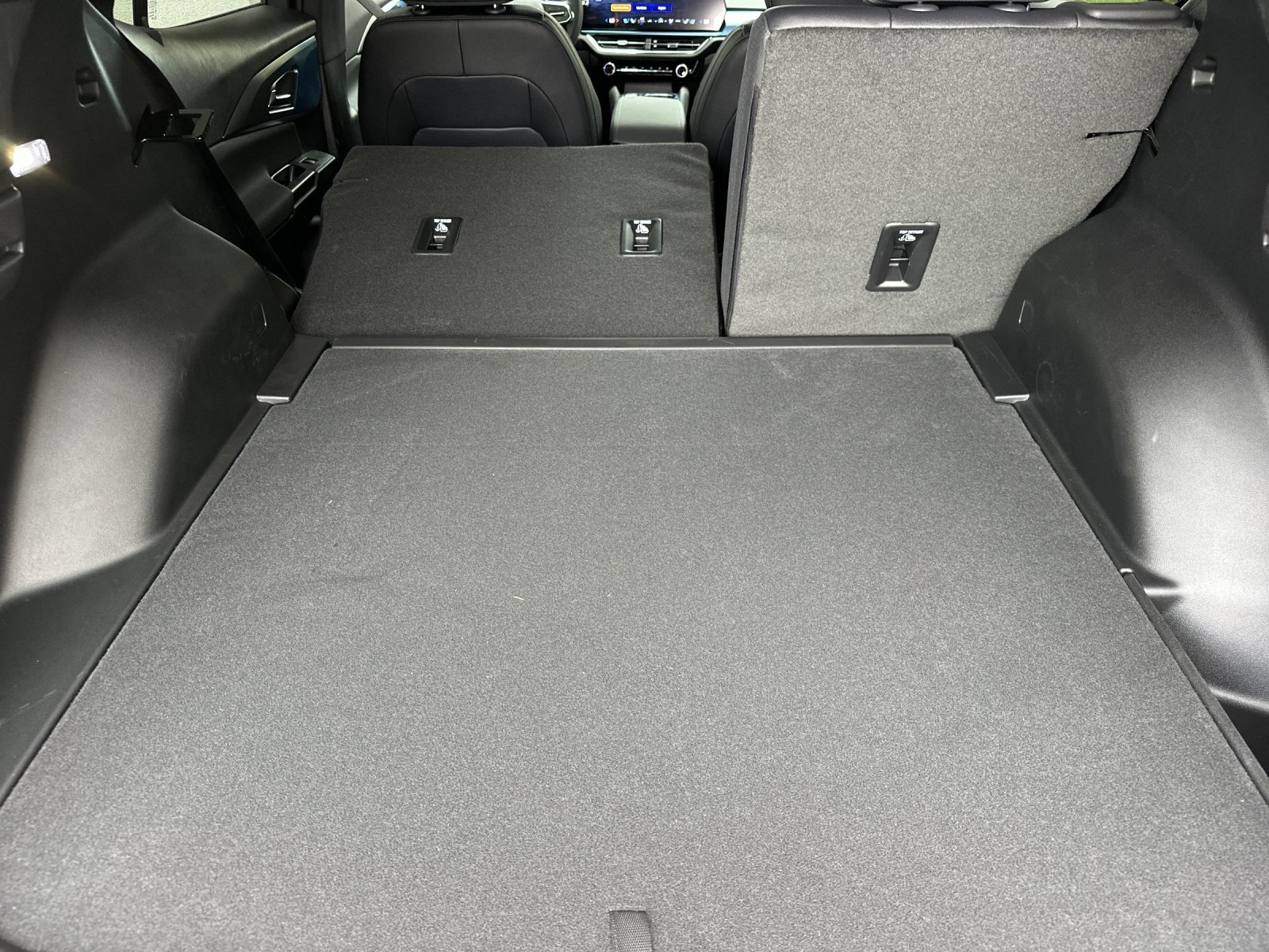 2026 Chevrolet Equinox EV LT2 w/PDE Image 11 of 34