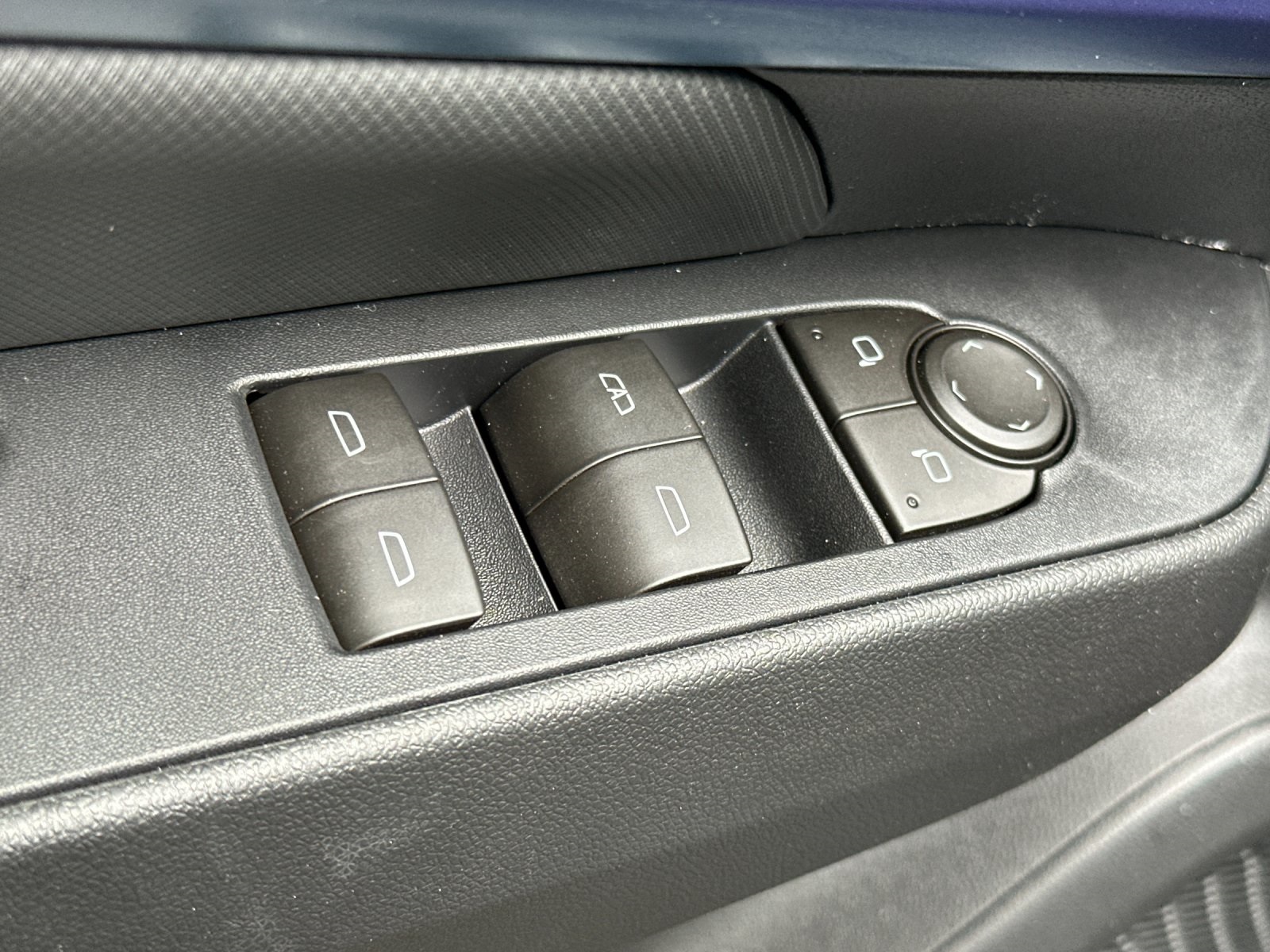 2026 Chevrolet Equinox EV LT2 w/PDE Image 31 of 34