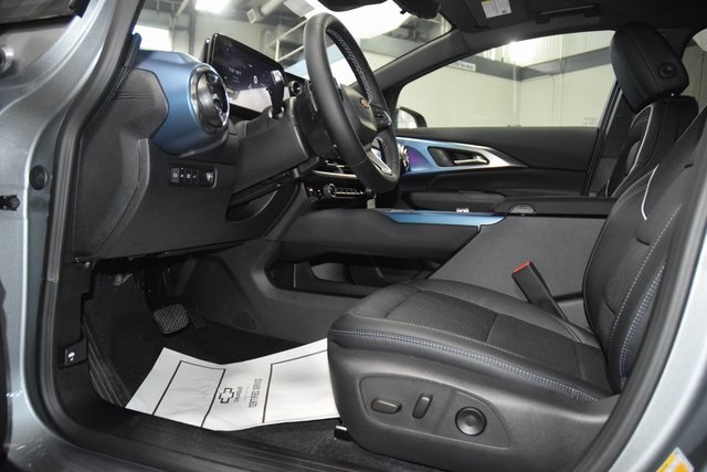 2026 Chevrolet Equinox EV LT2 w/PDE Image 16 of 45