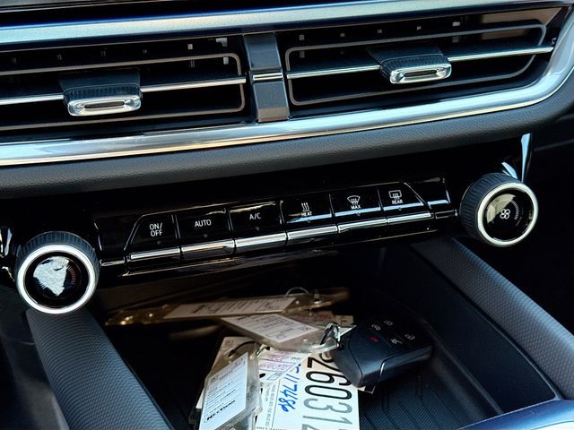 2026 Chevrolet Equinox EV LT2 w/PDE Image 20 of 31