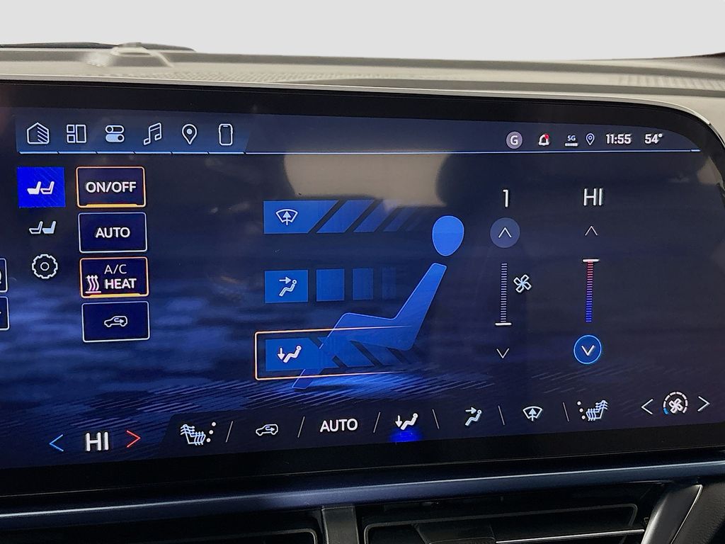 2026 Chevrolet Equinox EV LT2 w/PDE Image 24 of 33