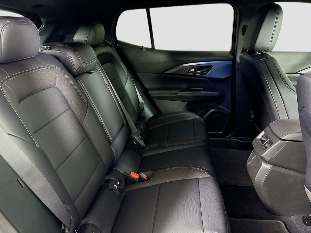 2026 Chevrolet Equinox EV LT2 w/PDE Image 12 of 33