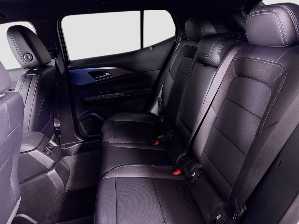 2026 Chevrolet Equinox EV LT2 w/PDE Image 13 of 33