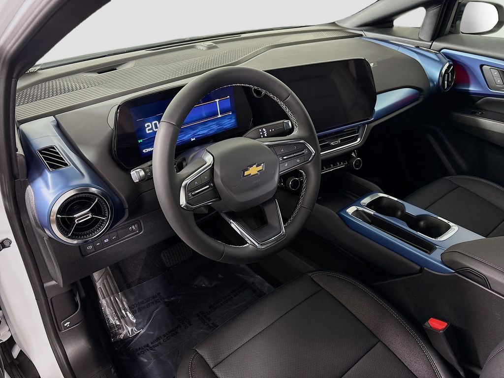 2026 Chevrolet Equinox EV LT2 w/PDE Image 17 of 33