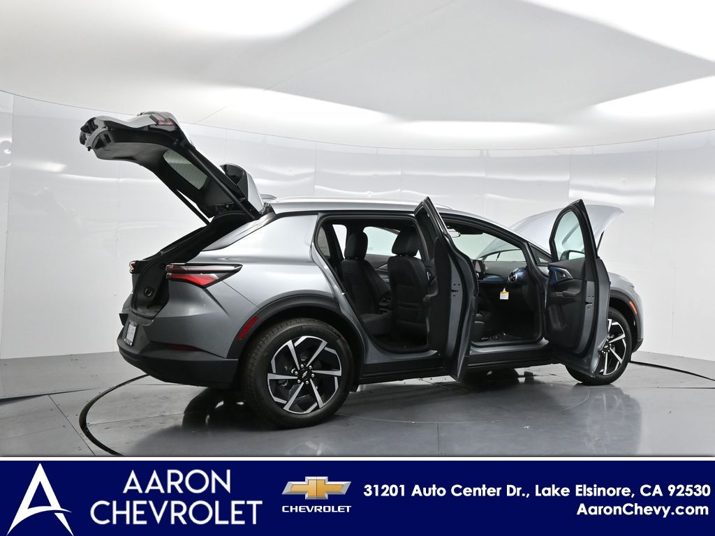 2026 Chevrolet Equinox EV LT2 w/PDE Image 19 of 52