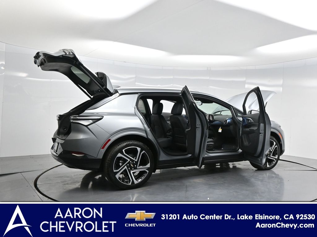 2026 Chevrolet Equinox EV LT2 w/PDE Image 19 of 59