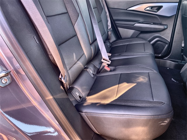 2026 Chevrolet Equinox EV LT2 w/PDE Image 13 of 36