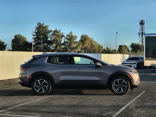 2026 Chevrolet Equinox EV LT2 w/PDE Image 4 of 36