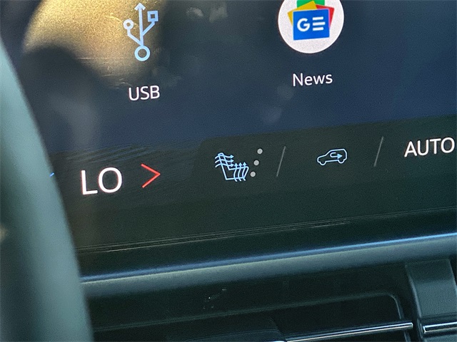 2026 Chevrolet Equinox EV LT2 w/PDE Image 33 of 36