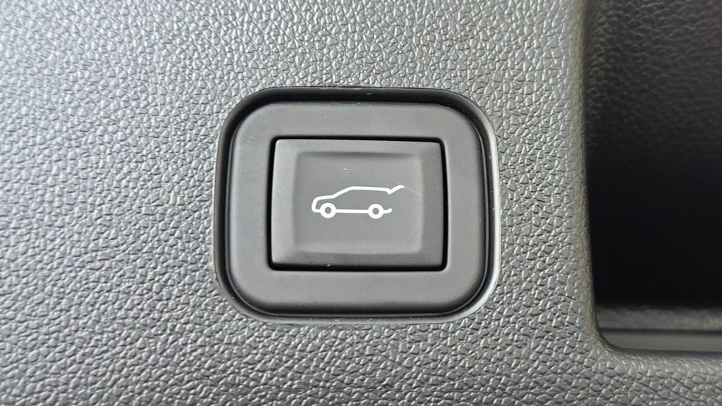 2026 Chevrolet Equinox EV RS Image 29 of 30