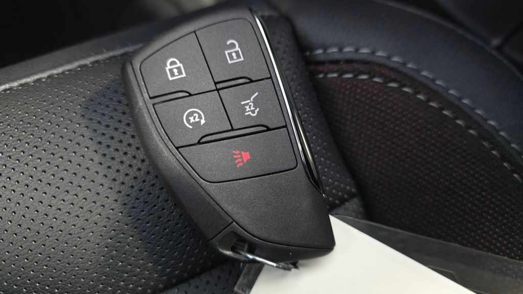 2026 Chevrolet Equinox EV RS Image 25 of 30