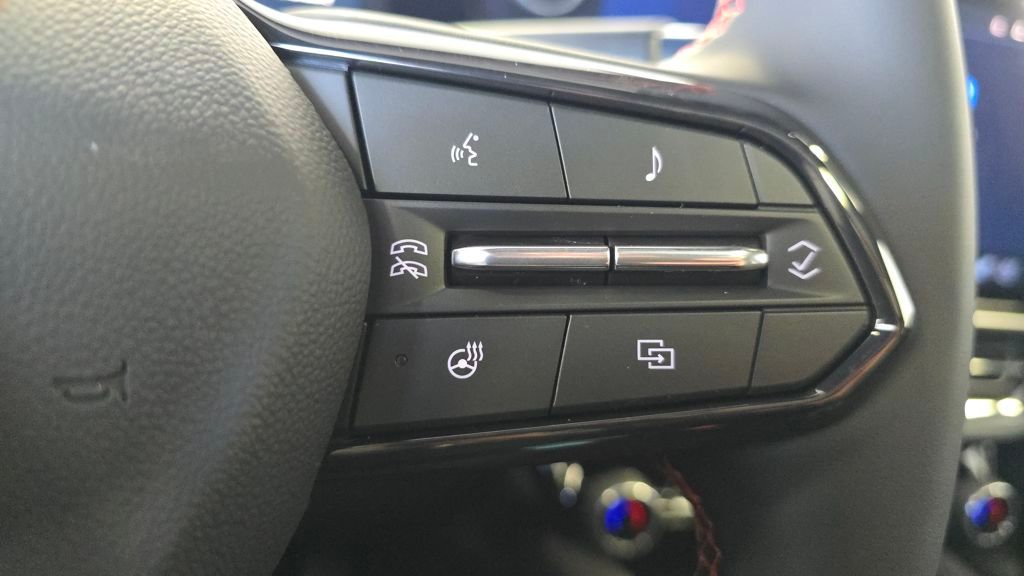 2026 Chevrolet Equinox EV RS Image 26 of 30