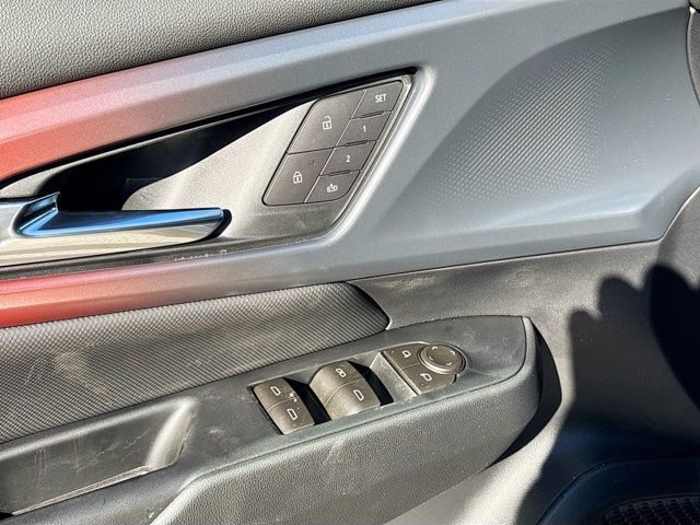 2026 Chevrolet Equinox EV RS Image 26 of 28