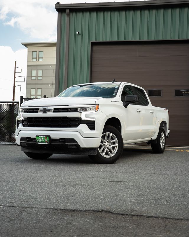 2026 Chevrolet Silverado 1500 RST Image 2 of 9